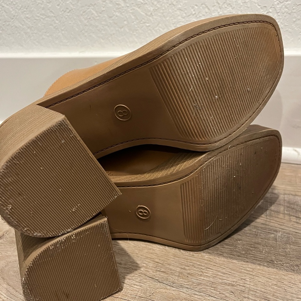 Universal Thread Clogs - Picture 5 of 5